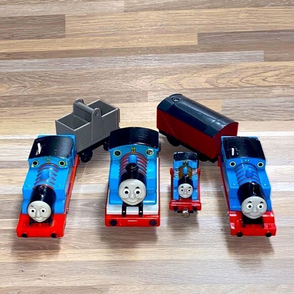 Thomas and friends train set Playset Thomas the Train old train toys bundle lot - Picture 1 of 11